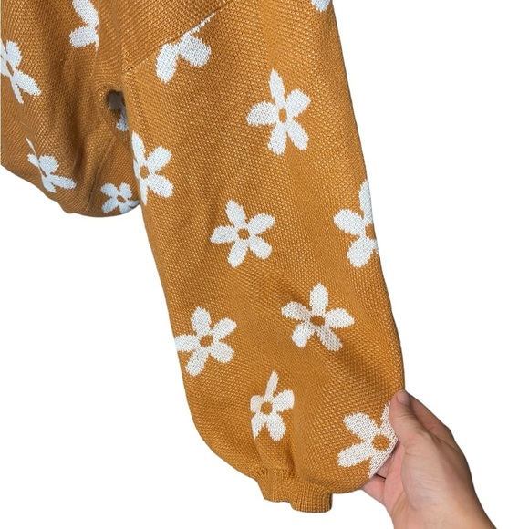 Altar’d State Daisy Print Sweater - Picture 3 of 6